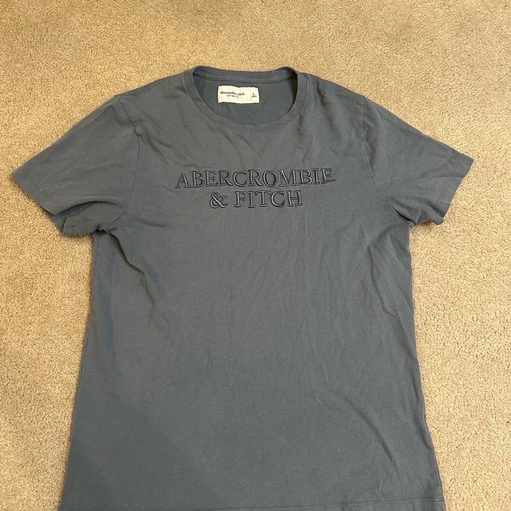 Abercrombie & Fitch Gray Short Sleeve Tee